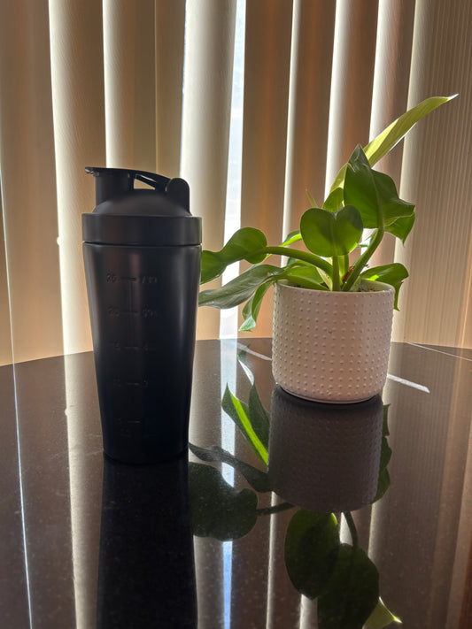Stainless steel shaker bottle ￼